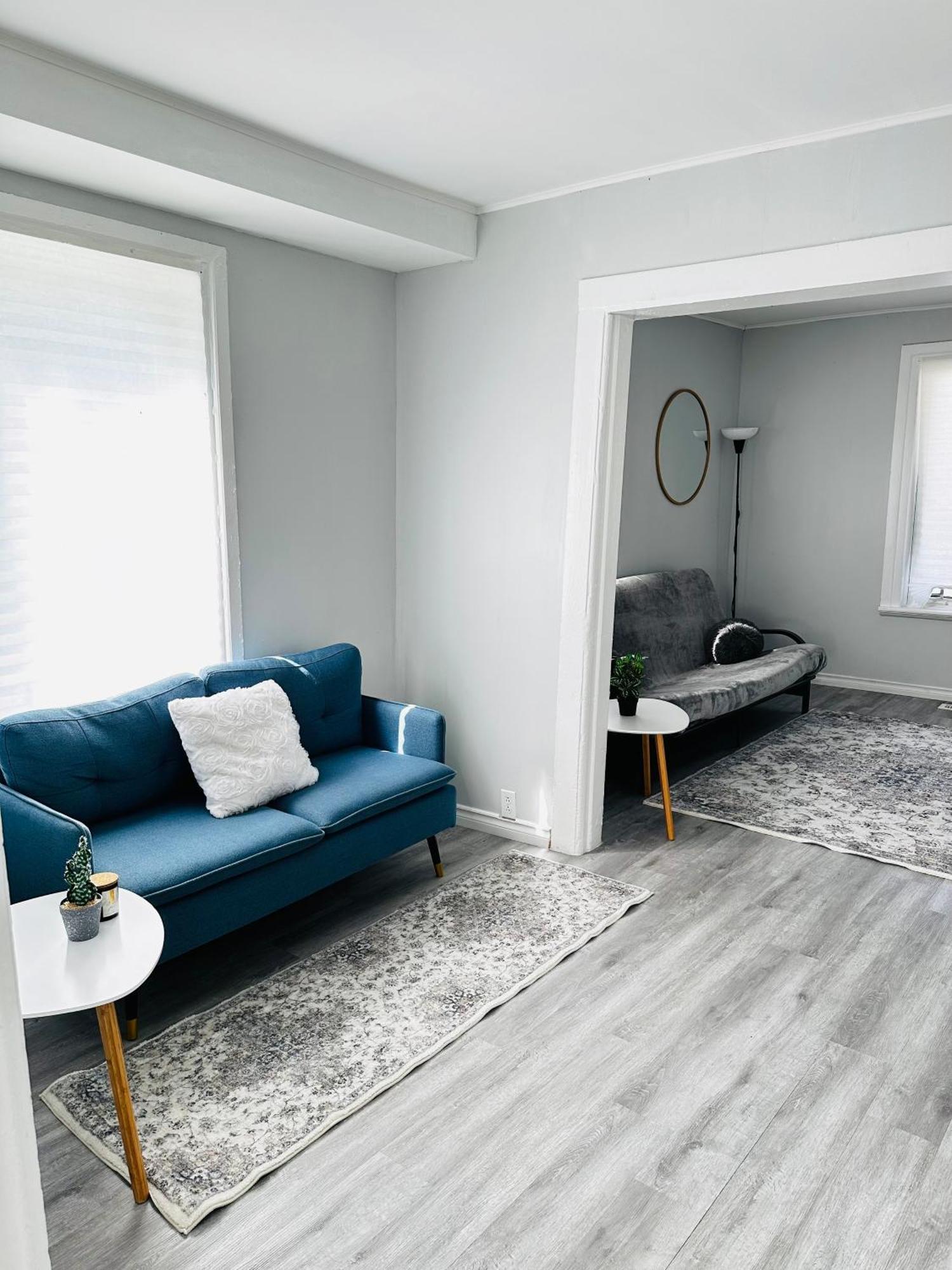 Cozy 2Br House Near Centre With Patio, Bbq, Backyard, And Netflix Appartement Peterborough Buitenkant foto