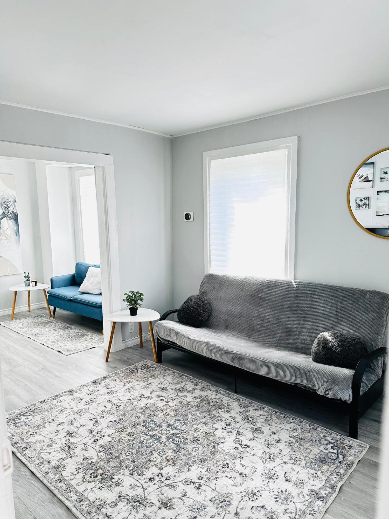 Cozy 2Br House Near Centre With Patio, Bbq, Backyard, And Netflix Appartement Peterborough Buitenkant foto