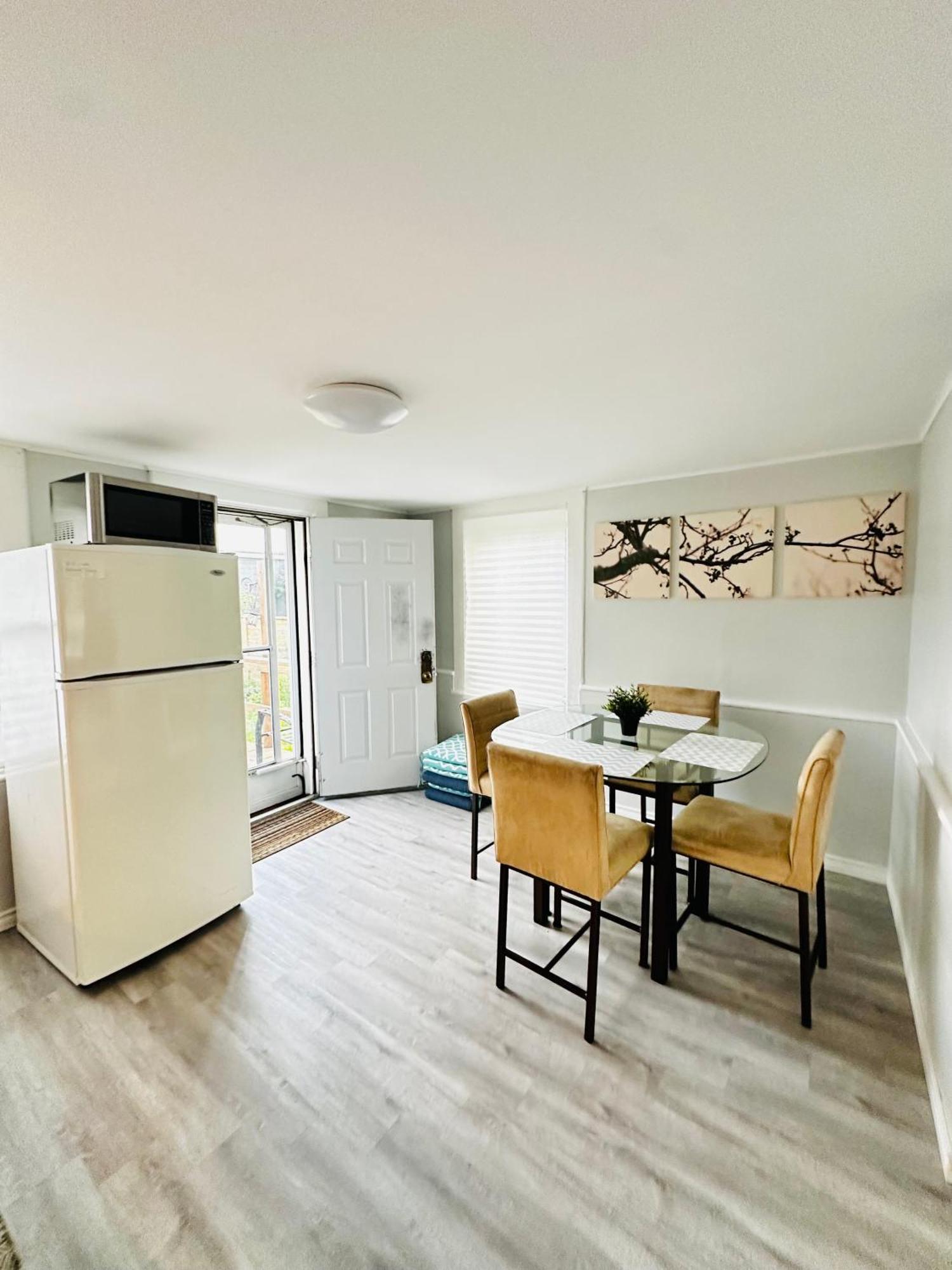 Cozy 2Br House Near Centre With Patio, Bbq, Backyard, And Netflix Appartement Peterborough Buitenkant foto