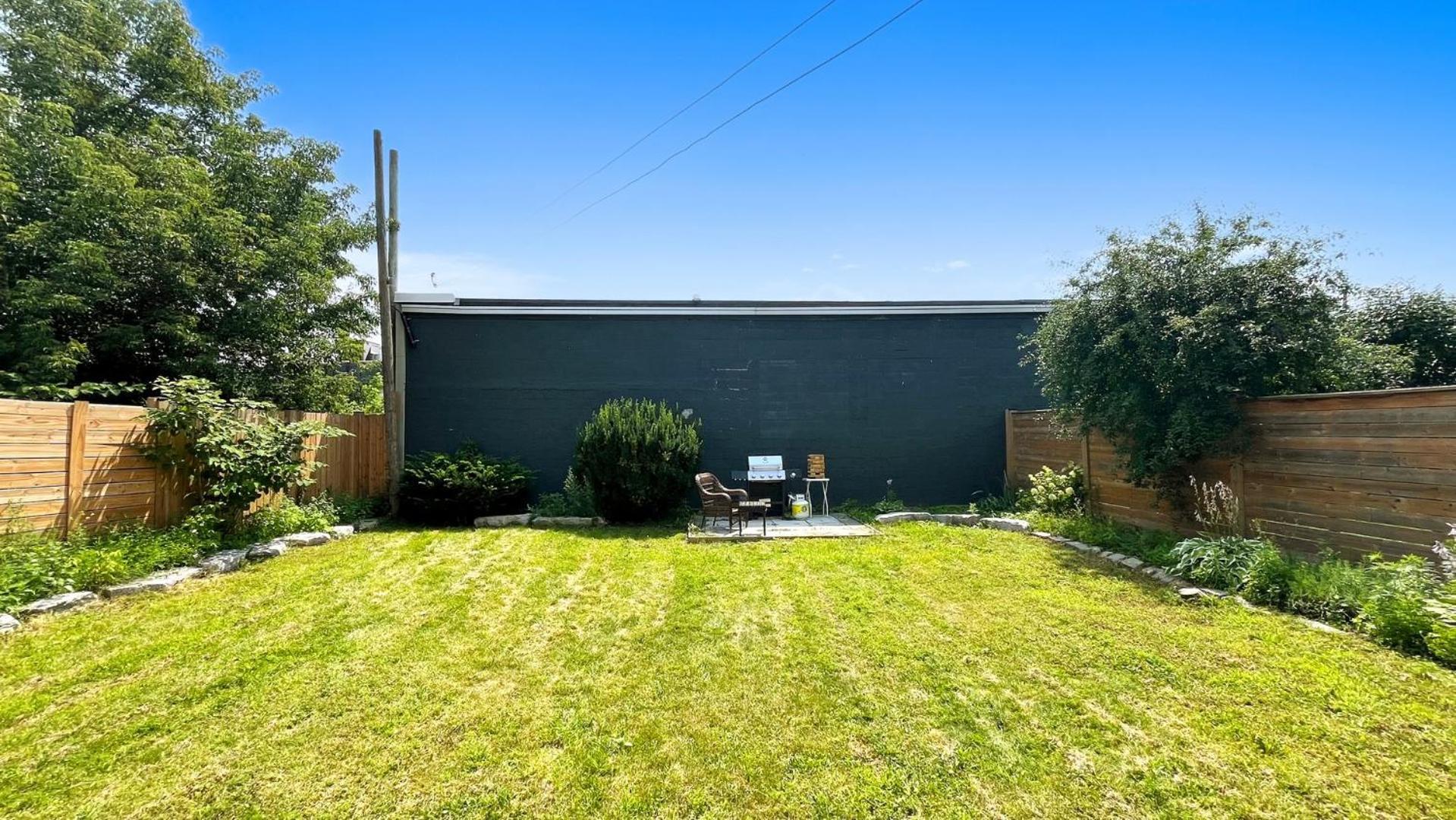 Cozy 2Br House Near Centre With Patio, Bbq, Backyard, And Netflix Appartement Peterborough Buitenkant foto